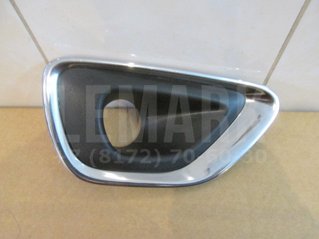 Решетка в бампер правая Jeep Grand Cherokee (WK2) 2010> 68143082AB
