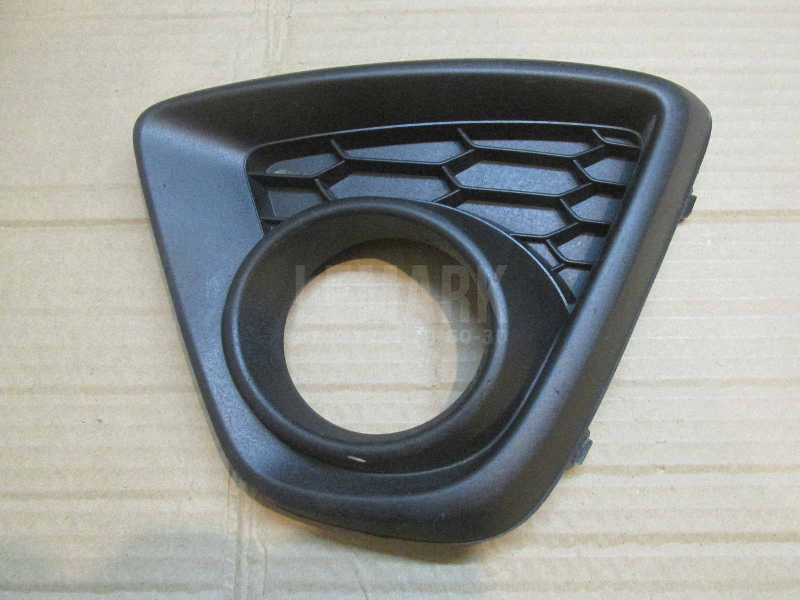 Решетка в бампер левая Mazda CX 5 2012> KD5350C21