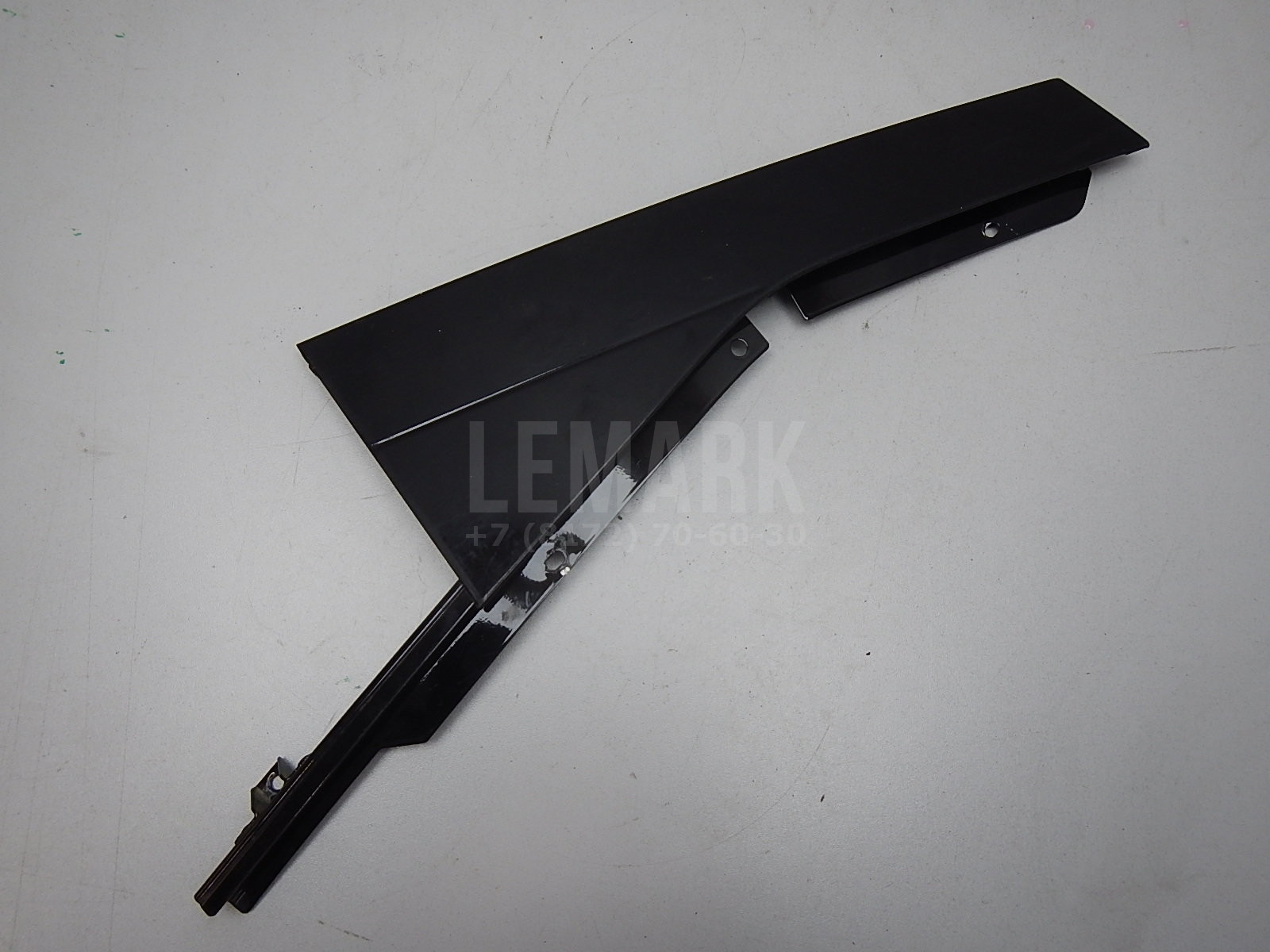 Накладка двери задней правой Volvo XC60 2008-2017 31299910